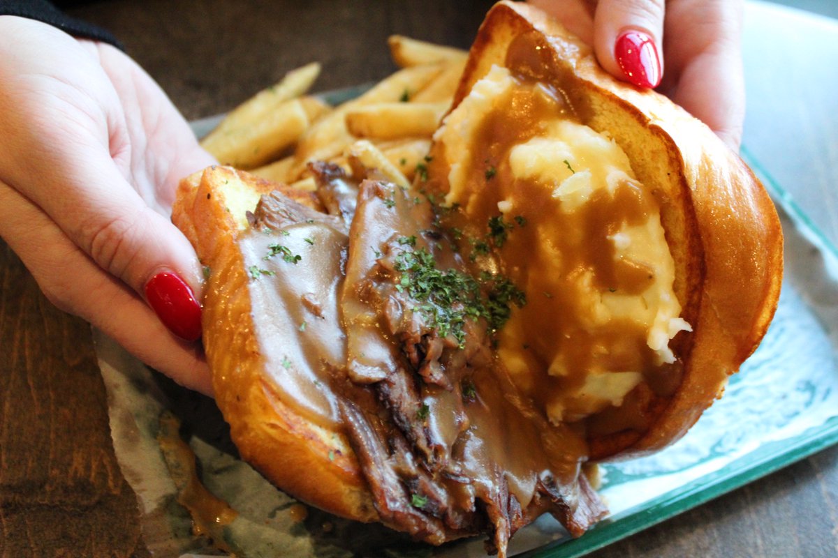 BleacherBar's tweet photo. Staying in for the storm? Don't worry, we deliver! Link in bio to enjoy takeout during the storm tomorrow ❄️ #OpenInBos #UnderTheBleachers
📸 : Beef Brisket Sandwich: 8 hour house braised brisket, mashed potato and gravy on Challah bread https://t.co/E1dfoiaijY