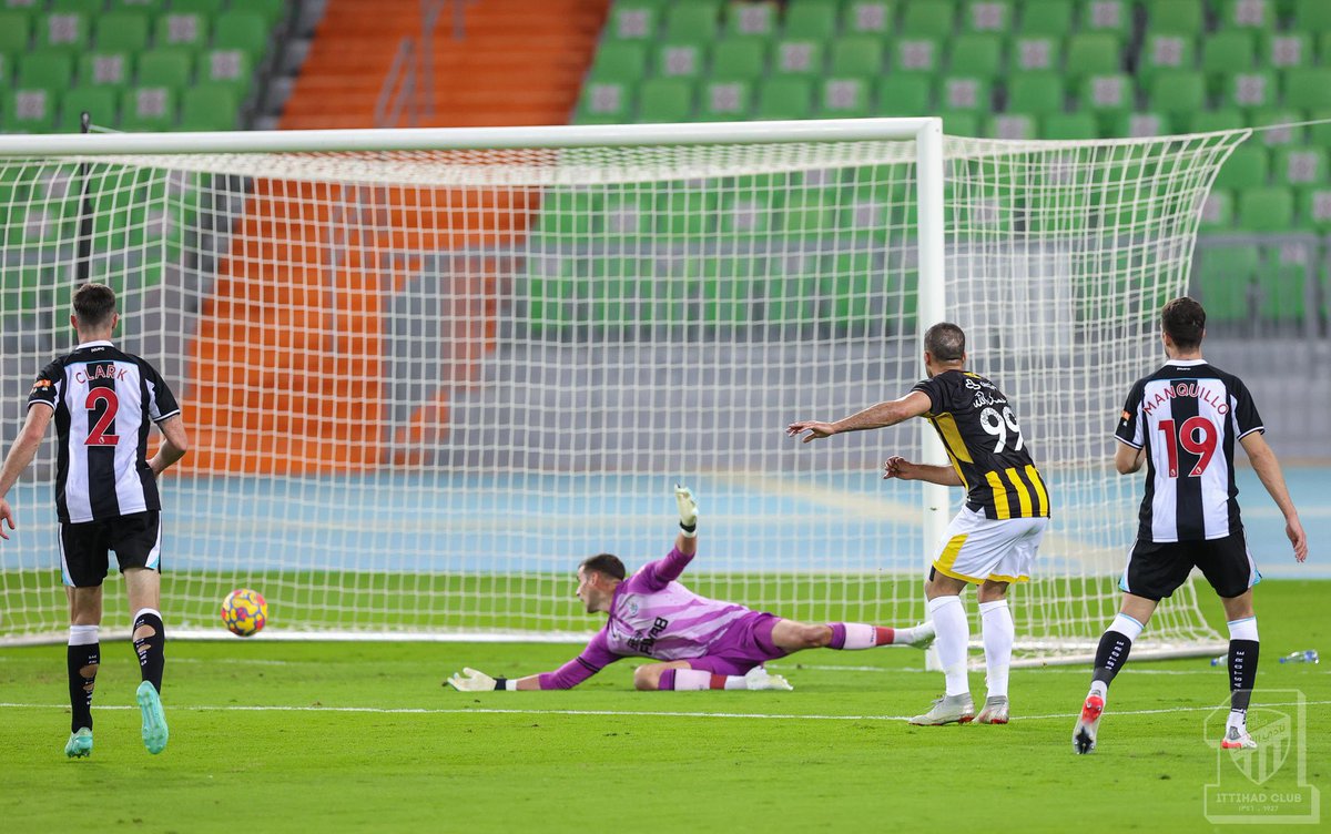 world_h9's tweet photo. بالصور:
هدف الساطي #حمدالله في شباك نيوكاسل
#الاتحاد
#H9 https://t.co/YbN9soDchm
