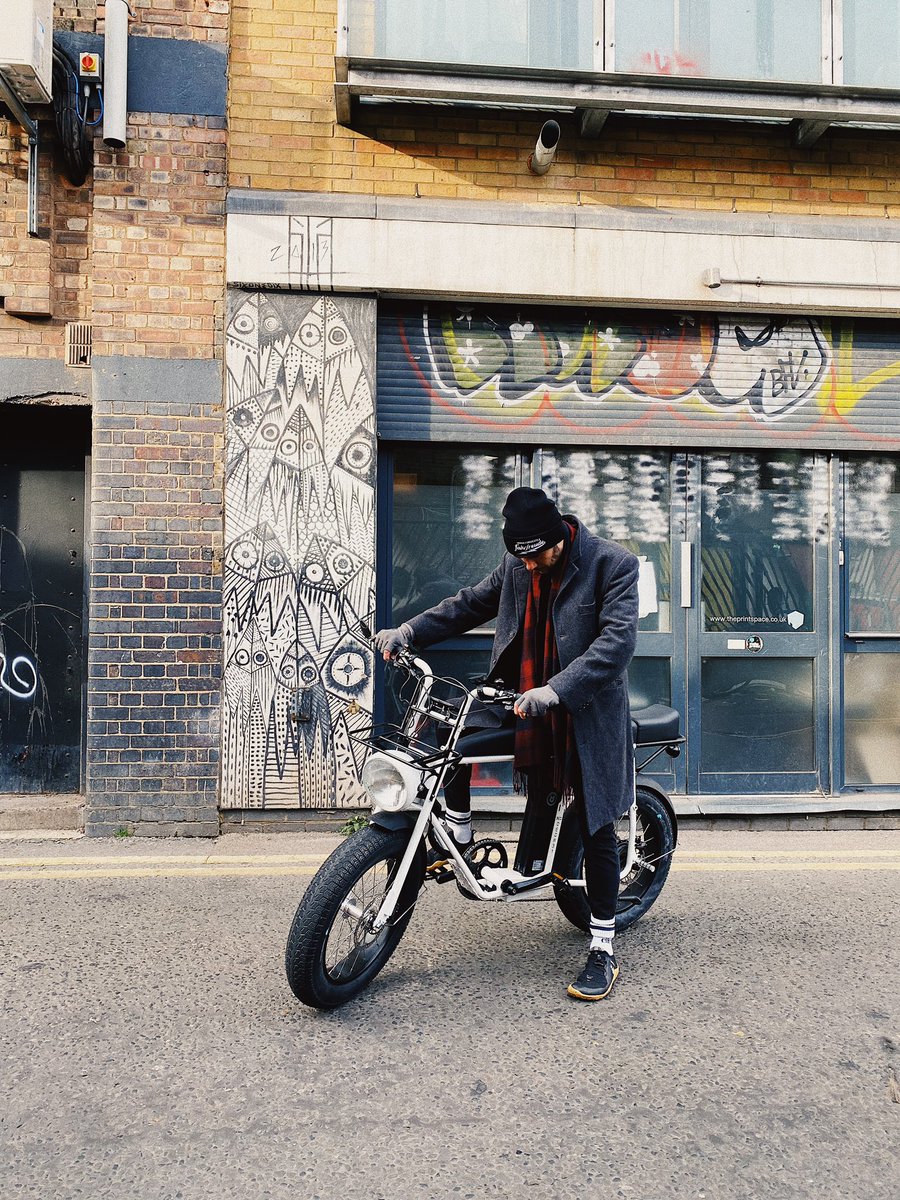 theartistJS's tweet image. #shoreditch is such a vibe #urbandrivestyle