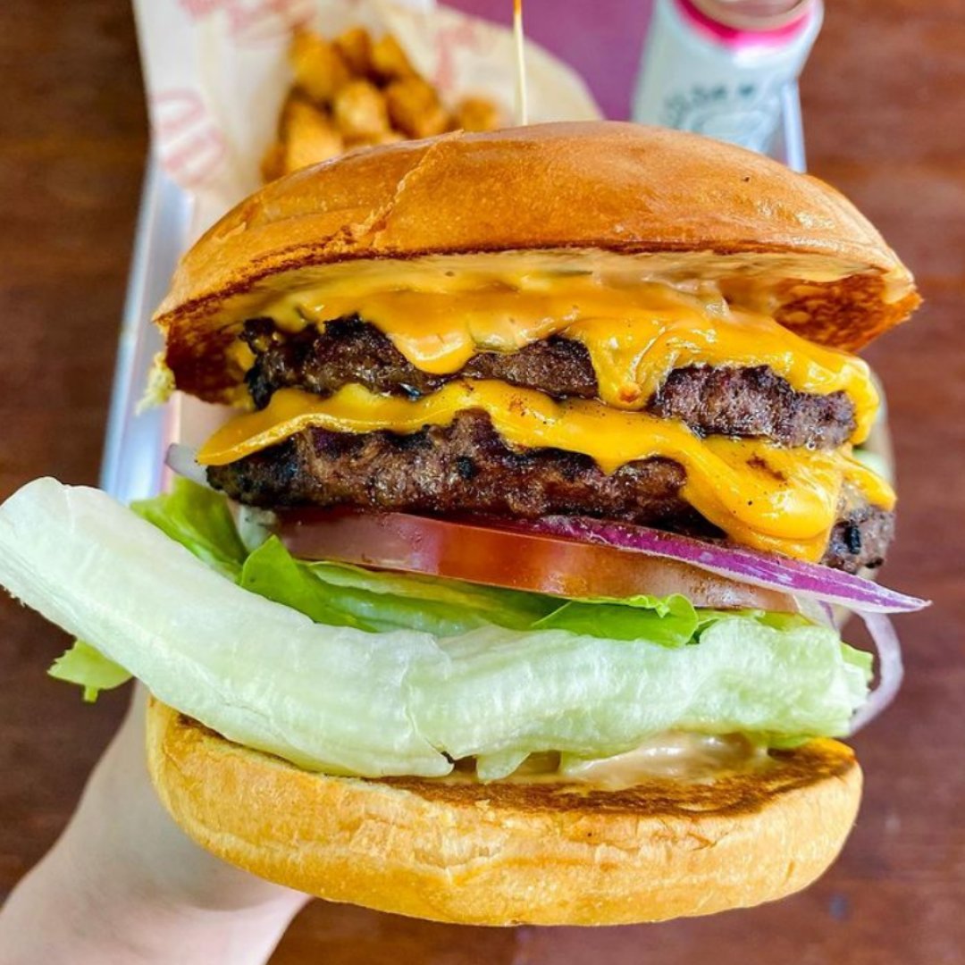 While we’re waiting for the better team to beat the Rams, come enjoy a burger. 🏈

🍔 mainstburgers.com

#mainstreetburgers #losgatos #california #burgers #foodnearme