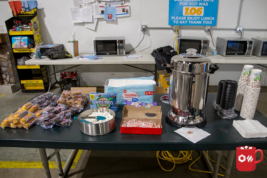 MidAmDisplay's tweet image. With the low temperature, we wanted to help warm up our hardworking employees. The solution? A Hot Cocoa Day! We also provided @Hostess treats for a delicious pairing. 
#hotcocoa #hotchocolate #chocolate #cocoa #marshmallow #treats #delicious #hostess #food #swissmiss #winter