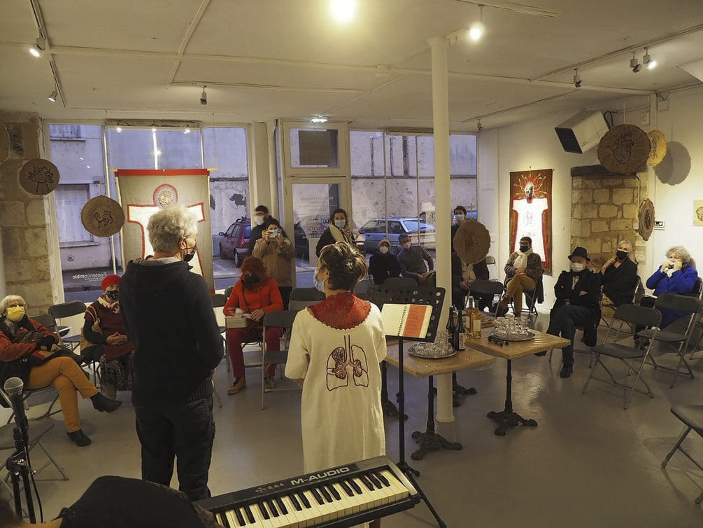 MarxKaleid's tweet photo. La performance de Samedi dernier était super - un moment humain, chaleureux et fort. On remercie Label Friche de leur accueil !
📸 - https://t.co/5WjRA743h8
#corpsdecendres #marxkaleid #marxlansmark #fontencomble #rod #labelfriche #performance #poesie https://t.co/Kc03qtmEnI