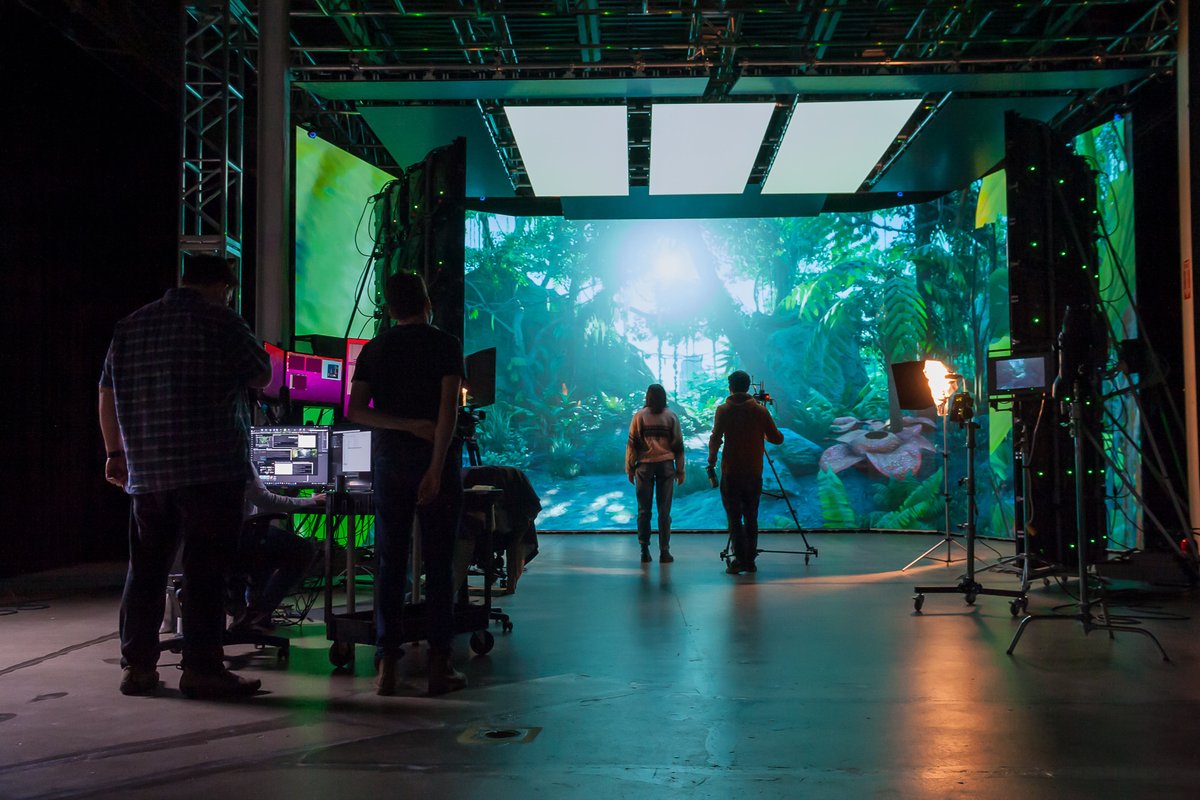 It's a jungle in here. At Immersion Room, we can take you anywhere you want to film--no flights necessary
#BehindTheScenes #filmmaker #filmproduction  #tvproduction #virtualproduction #LEDstudio  #visualeffects #LEDtechnology  #vfx  #virtualset #Toronto #yyz #torontofilmindustry