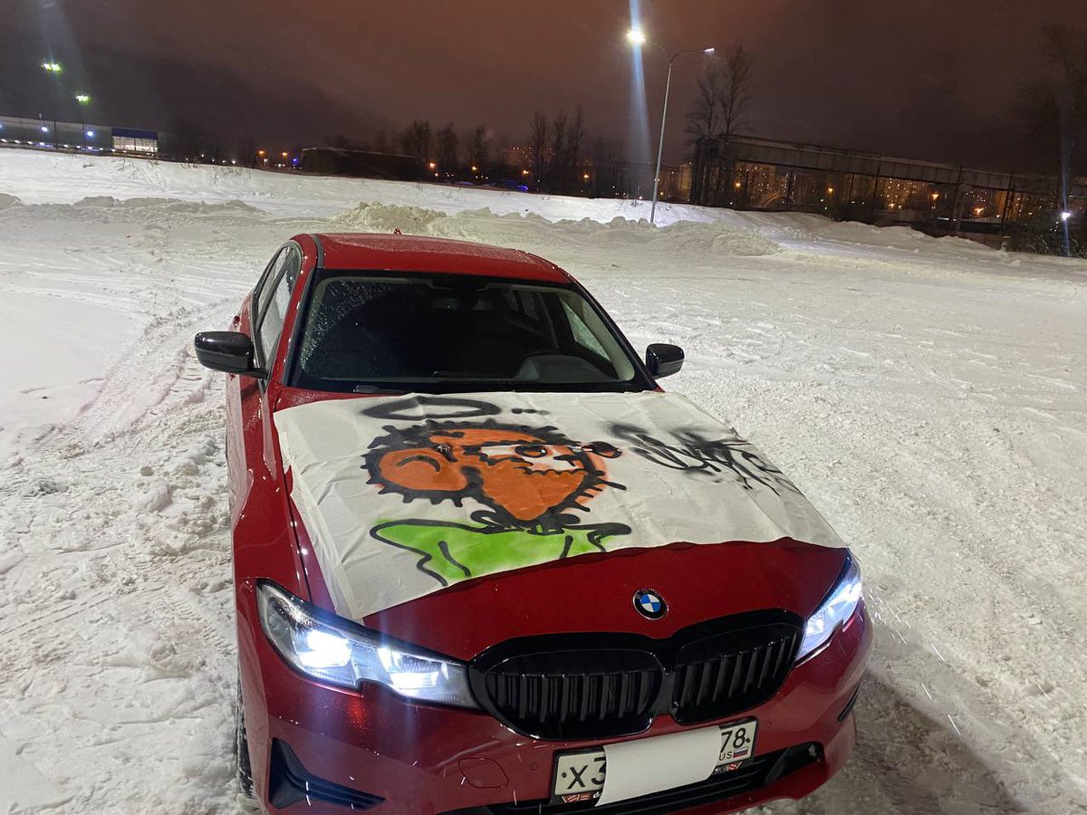 QCCC_L's tweet photo. Our #DAPE life is a movie😉😏
Today I filmed a video of me and my friend were drifting with the @dapenft poster on it😎
We are promoting our community❤️🖤
@mega_meta_man @1ONENFT @SerpentAU @farhalx @amritdape @iamAlvinV 
Video is rendering now, COMING SOON❤️‍🔥
LET’S GOOOOOO https://t.co/MLGFxZ9EHx