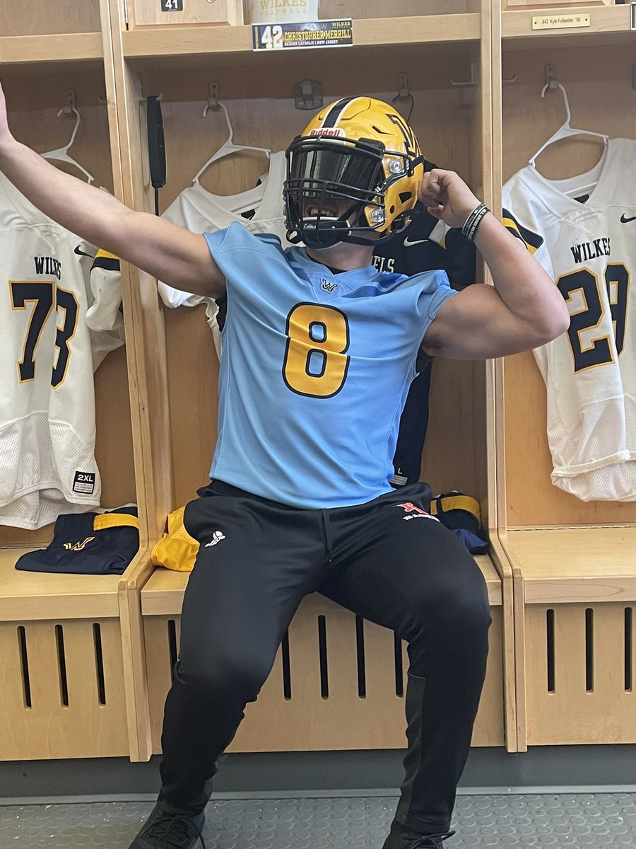 ChrisMerrill118's tweet photo. Had a great visit at @WilkesFootball today https://t.co/rmLGh2N3fS