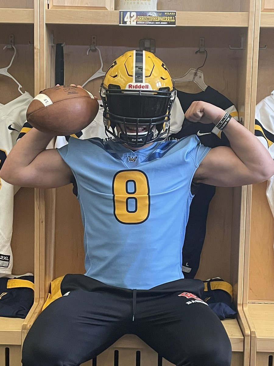 ChrisMerrill118's tweet photo. Had a great visit at @WilkesFootball today https://t.co/rmLGh2N3fS