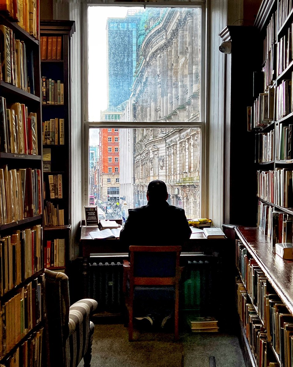 Lonely soul at the Linen Hall Library #belfast 
<a href="/mobilecreator/">Mobile-Creator.de</a> mobile photo assignment,  "Connection" or "Isolation". #shotoniphone13 #mobilephotography #mobilecreatoracademy #mobiography <a href="/irish_news/">The Irish News</a> <a href="/BelfastHourNI/">#BelfastHour</a> <a href="/DocumentBelfast/">Document Belfast</a> <a href="/love_belfast/">Love Belfast ❤️</a> <a href="/Apple/">Apple</a>