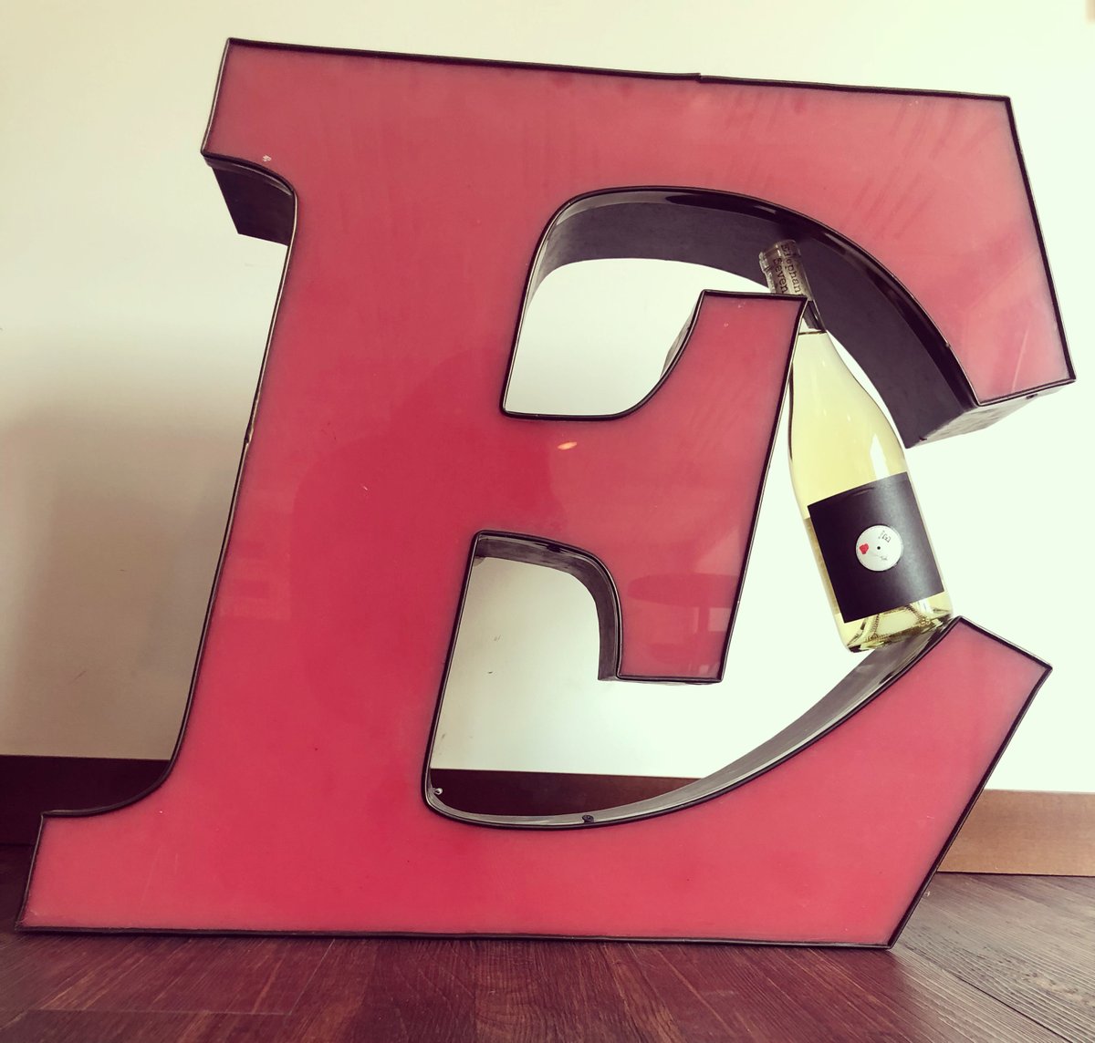 ElephantSeven's tweet image. #NowSpinning Flip to #SideE

#RhoneWhite #WhiteWine #Wine #Viognier #GrenacheBlanc #ClairetteBlanche #Picpoul #recordsleeve #vinyl #record #elephant #seven #red #balloons #wallawalla #wawine #winelabel