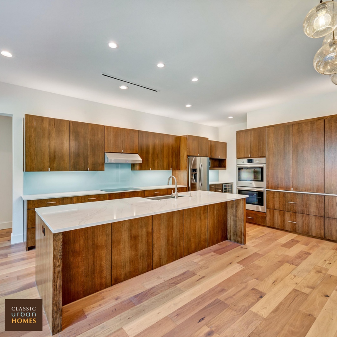 ClassicUrbanHms's tweet photo. At Classic Urban Homes, modern meets traditional. Ready to make that leap towards the home of your dreams? Give us a call to get started!
📱:214-215-1768
•
•
#interiordesign #home #luxurylifestyle #modernhome #homeimprovement #classicurbanhomes #dallashomes #dallashomebuilders https://t.co/a59li73mgA