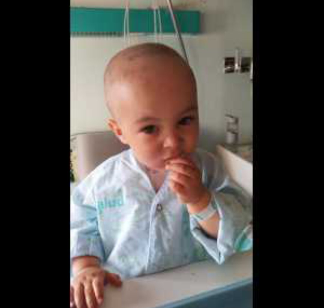 Hola soy Marco y os envío un saludo desde el hospital. Quería dar las gracias a Twitter por dar visibilidad a mi problema e intentar que encuentre un donante. Aún sigo a la espera y sé que vais a seguir apoyándome en las redes hasta que lo consiga. RETUIT 🔥🔥🔥
#TodosSomosMarco