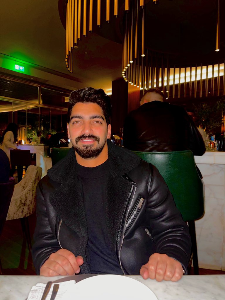 Mina_Atta_'s tweet photo. الجو حر سيكا ! 🥶😅 https://t.co/YpLytEenvi