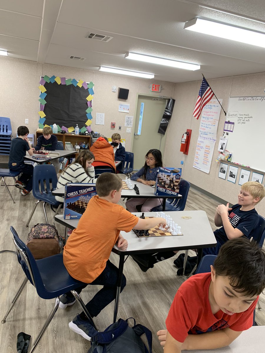 thefoxymermaid's tweet photo. @WOESwildcats 4th grade #CCPSgifted began a chess unit this afternoon. They were so excited to learn the game. https://t.co/BFBLQiKDE9