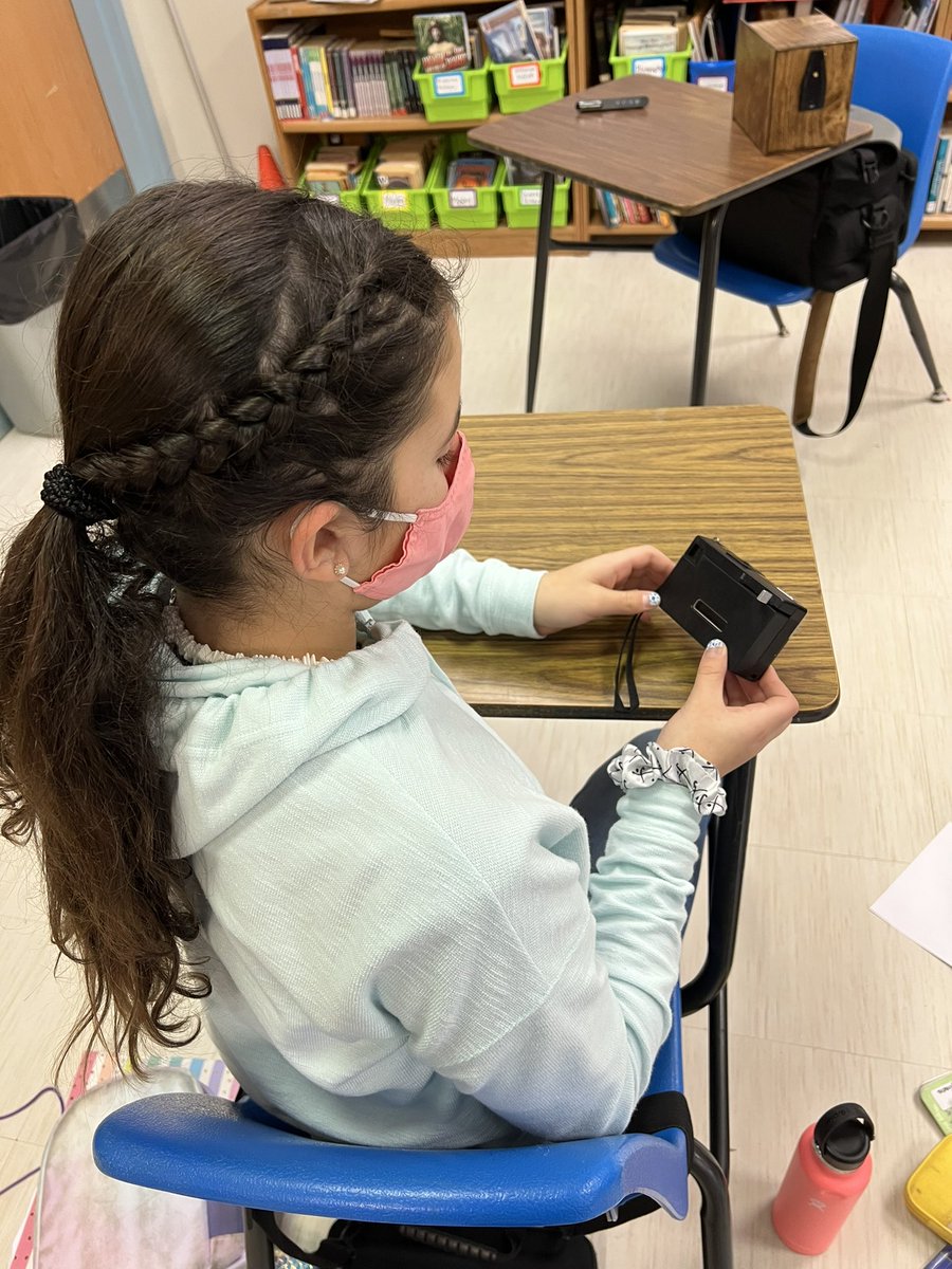 Seeing how life was captured over the last hundred years. <a href="/FSDVikings/">Farmingdale School</a> @NJArtistsinEd <a href="/FSDProchnow/">Mrs. Prochnow</a>