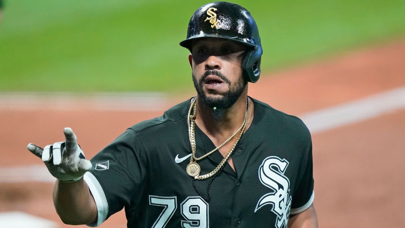 Happy birthday Jose Abreu! Where does the White Sox 1B rank among ALL first basemen in the Majors? 