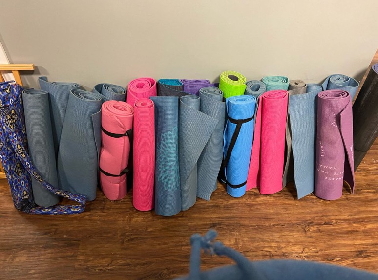Thank you to our friends at @urbanbreathyoga for the wonderful donation of yoga mats and lots of assorted goodies for our dogs!

We are grateful for our Community Supporters!