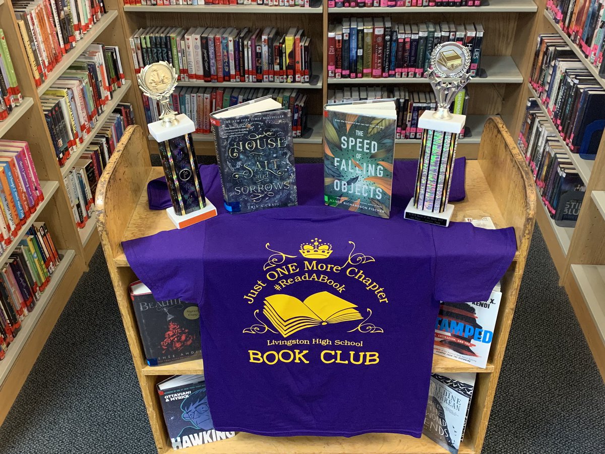 LHSBook_Club's tweet photo. IMPORTANT: Book Club Photos are today! See you all at today’s lunch meeting in the library. 💜📖💛 #lhs24 #LHSBookClub #muhsdbob https://t.co/q8dwv6rDJ7