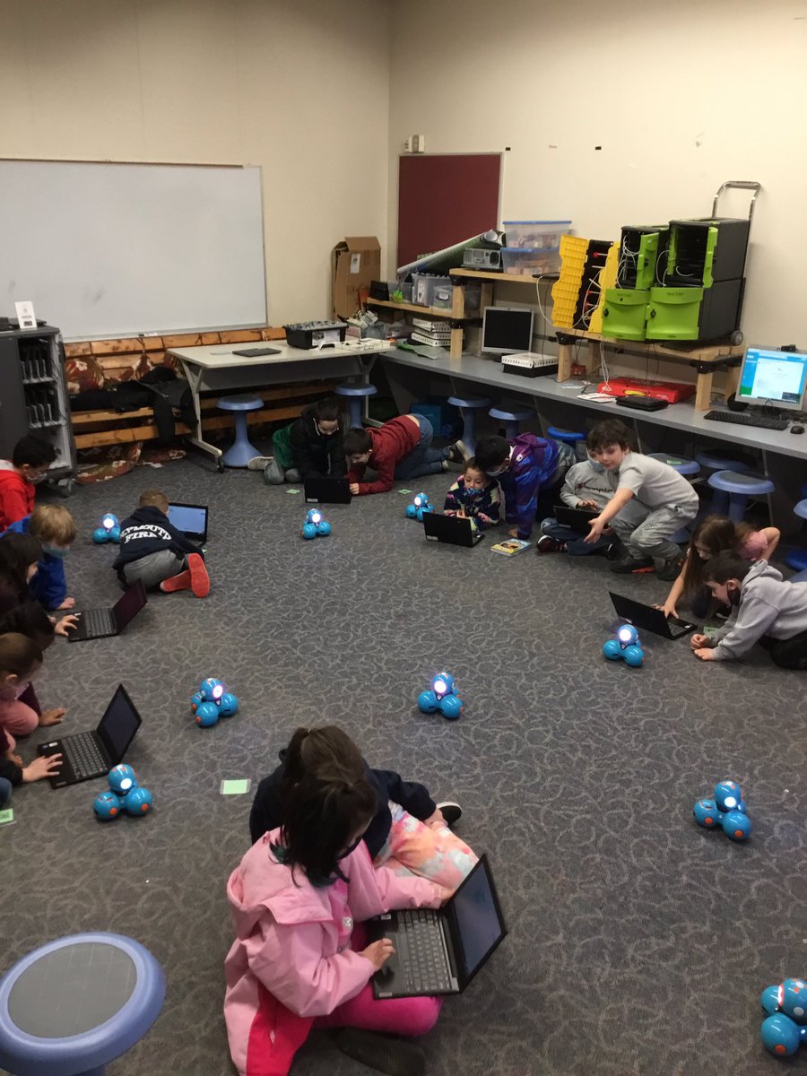 MrAlbertSES's tweet photo. Friday engagement second graders completing @WonderWorkshop Dash driving school. @pps_edtech https://t.co/j5KuAOE84K