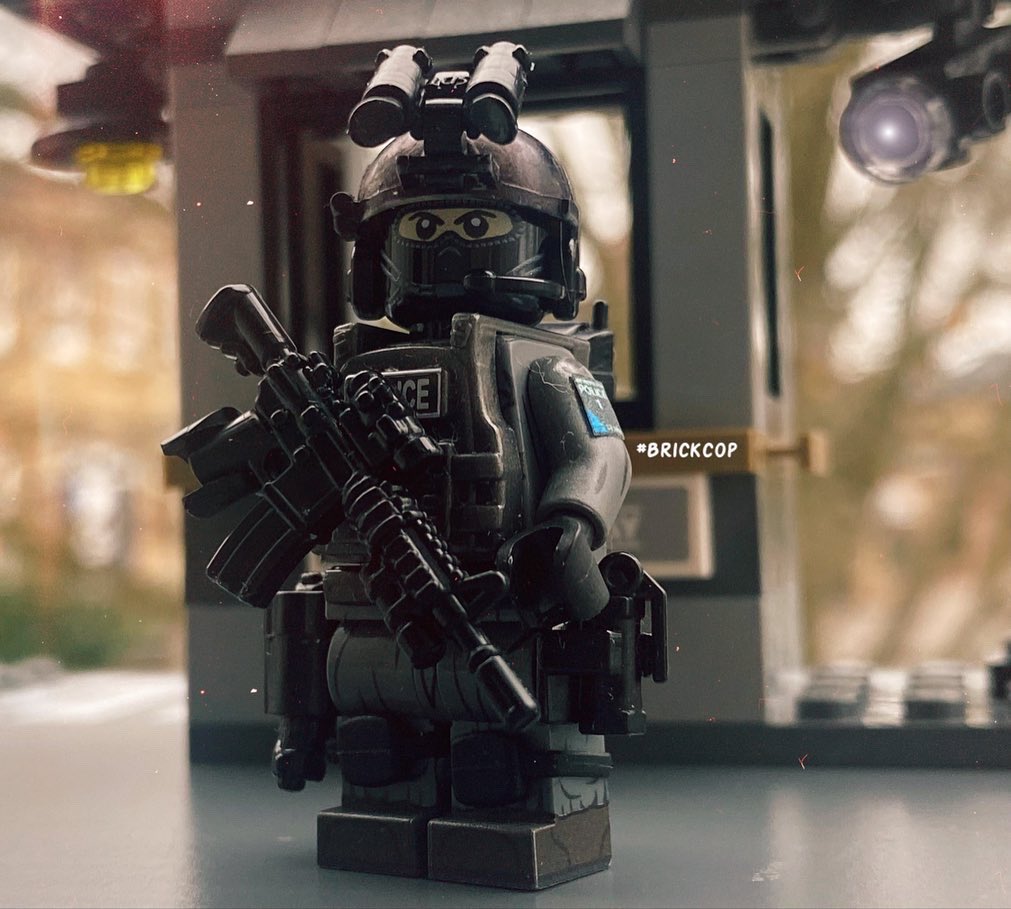 Brick Cop©️ tweet media