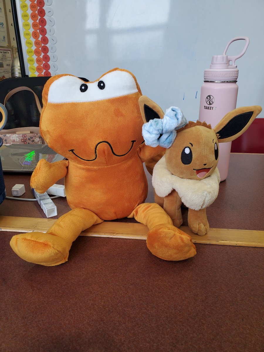 Spark loved having a buddy to help spread kindness today!

#RVResilient #HappinessAdvantage #RVSparksPositivity
