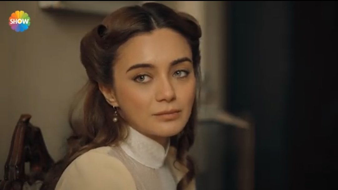 t_kalbi's tweet photo. Güzelliğim ışıl ışıl yine #damlasönmez ❤

#Aziz #asılgerçek https://t.co/NWfnE5opmK