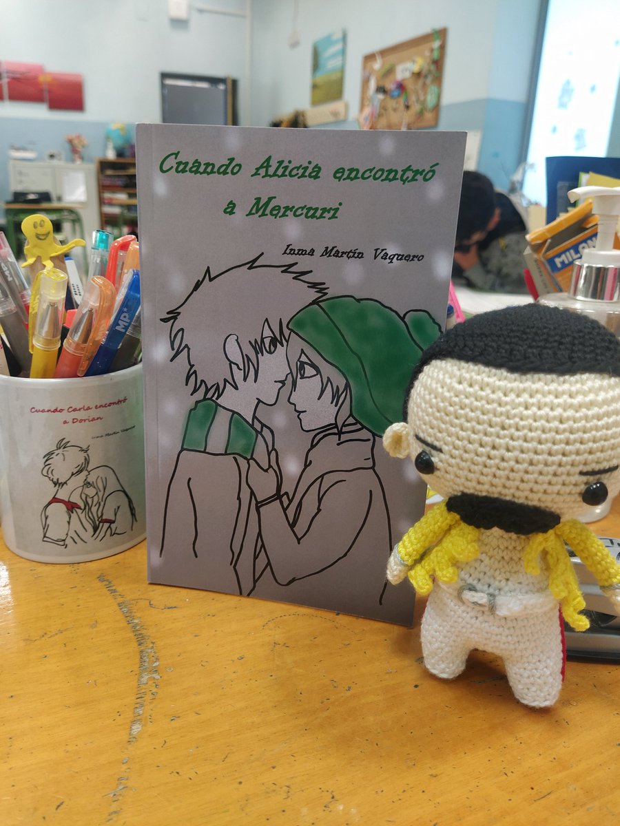 VaqueroInma's tweet photo. Cuando uno de tus libros encuentra a su media naranja... Mikel, eres el mejor...❤️ https://t.co/4zoU1QKTsr