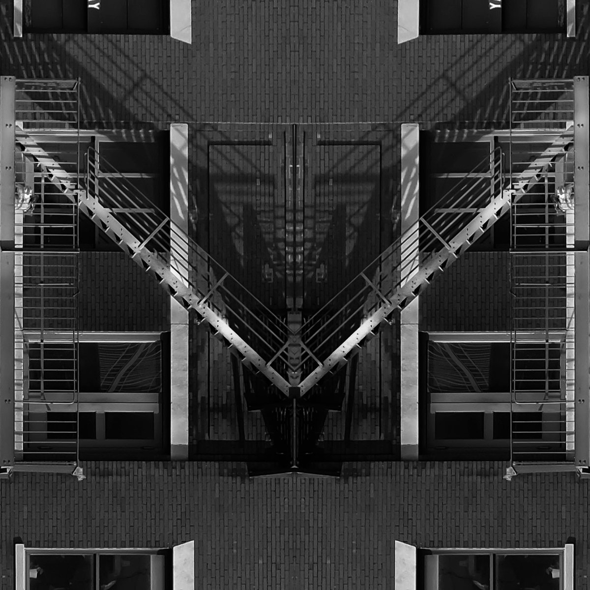 Submitting an M to <a href="/HelloMetaversal/">Metaversal</a> #MetaLetters #WeAreMetaversal