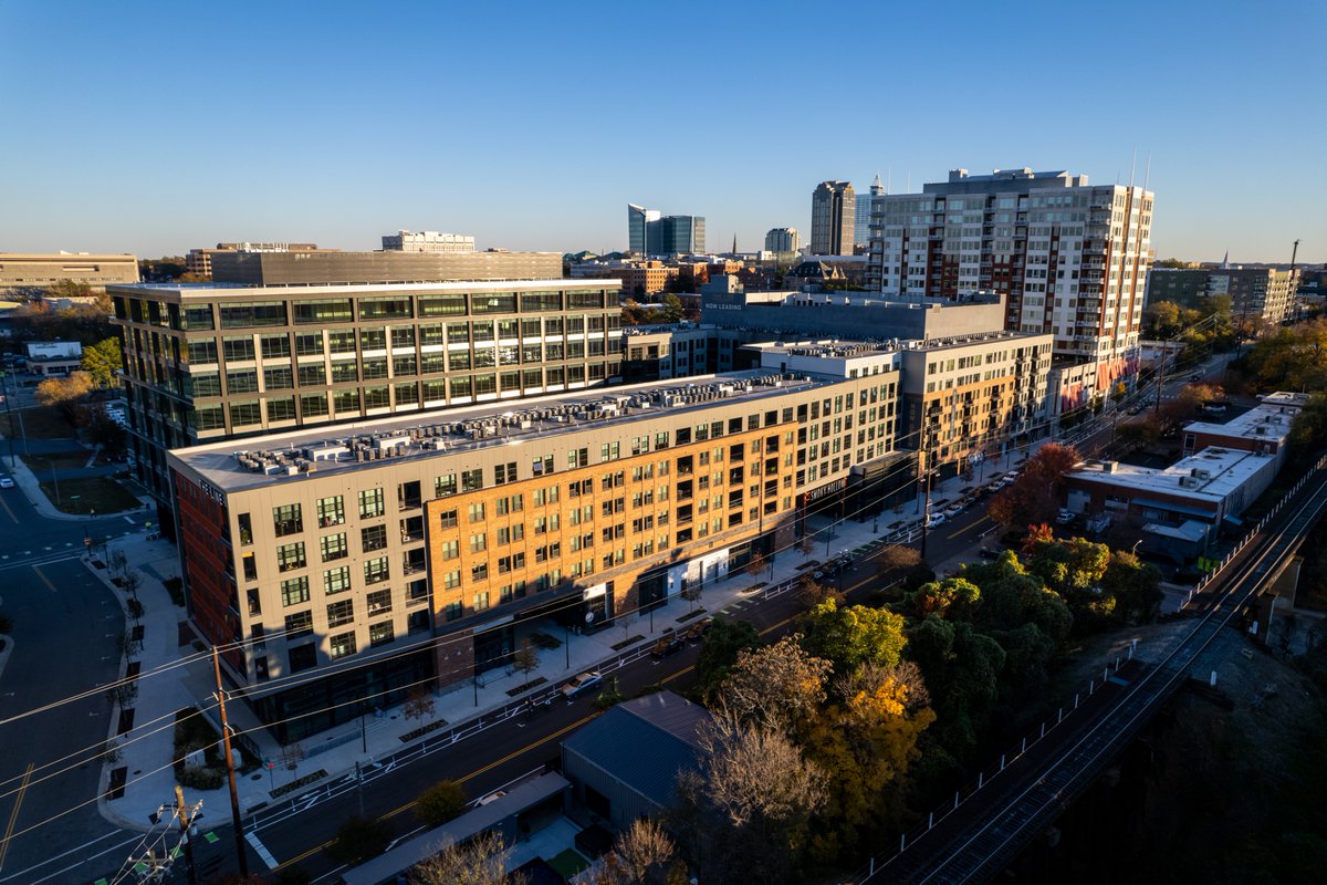 BOSdigital's tweet image. 👉 'New Year, New Spots' in Downtown Raleigh: Smoky Hollow 🏙 Check out one of Downtown Raleigh's newest spots for urban style retail, living, and restaurants–coming soon! #SmokyHollow #DowntownRaleigh #RaleighSkyline #RaleighRestaurants #RaleighRetail #RaleighNC