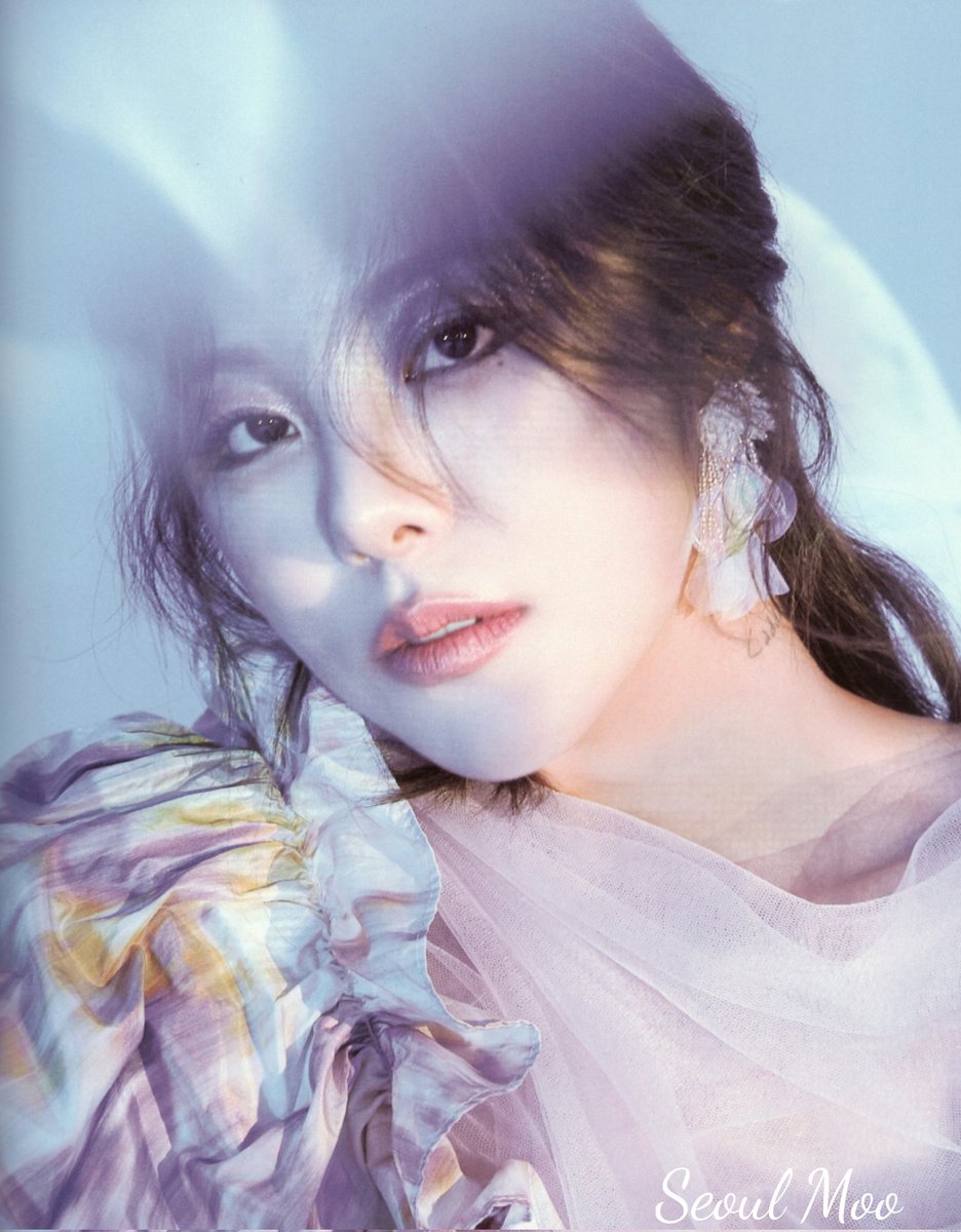 jinhua828's tweet photo. Whee In 2nd Mini Album [WHEE] West ver.🦋|PHOTO BOOK scan 💙💜
#휘인 #WHEEIN 
#WHEEIN1stWin
#WHEEIN_MakeMeHappy https://t.co/b9oI4fwZIo