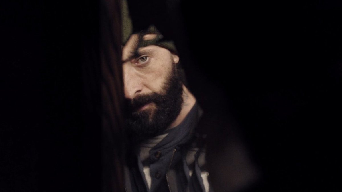 m77oz's tweet photo. It's a lot of "been there, done that" but I always liked Adrien Brody and he pulls a good performance, it starts as a psychological thriller and turns into a violent action film, they also totally forget the narration after 10 minutes, fair to say it's a bloody mess. #CleanMovie https://t.co/EsMjBRH572