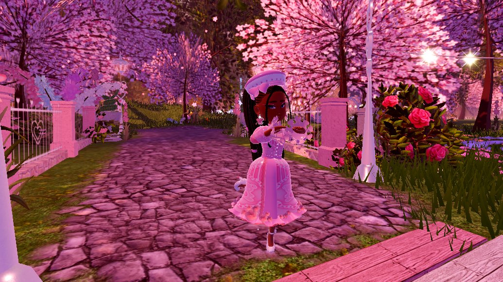 TheRoyaIeNews's tweet photo. "What a good day for a stroll around Divinia, a picnic wouldn't hurt!💕" #royalehigh #rh #goldiesrhphotography https://t.co/Ad2DGCblTy