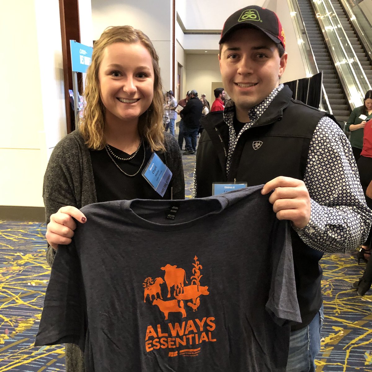 IowaFarmBureau's tweet photo. 𝙏𝙤𝙜𝙚𝙩𝙝𝙚𝙧 𝙖𝙜𝙖𝙞𝙣 and loving every minute of it, as we kick off Iowa Farm Bureau’s 2022 Young Farmer Conference with nearly 500 young farmers and ag professionals from around the state! 

#IAYF22 @IowaYoungFarmer #IowaAg #AgTwitter https://t.co/xNekJIF7sn