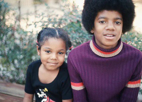 rArtemis37's tweet photo. My favorite musical siblings ever🥺🤎
#JanetJacksonDoc https://t.co/wPekslWrp0