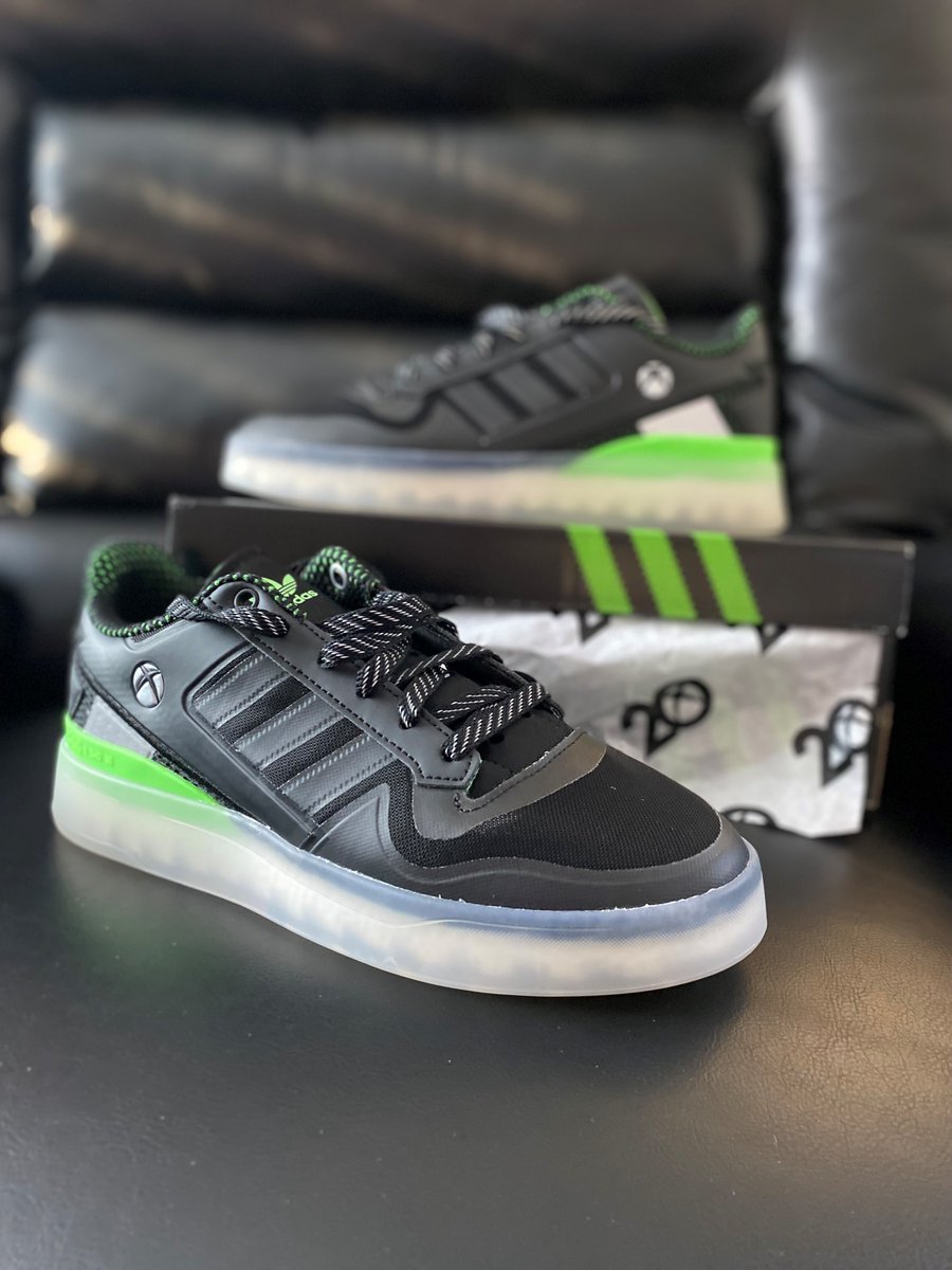 leandrajordan's tweet photo. @Xbox Where should I walk these sweet puppies? Oh me, Oh my @MicrosoftLife  #msftgarage #microsoftATL https://t.co/P5vUBP6TfC