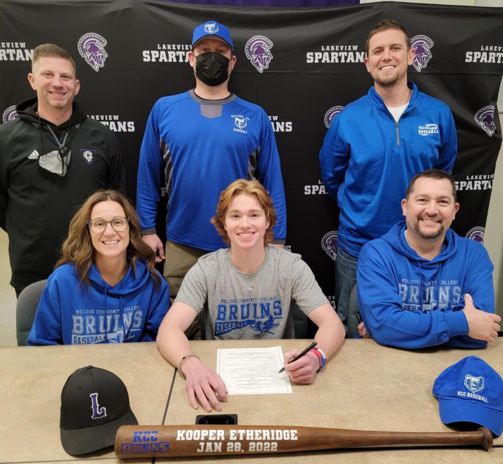 EtheridgeKooper's tweet photo. I am truly honored and blessed to say that I have committed and will be attending KCC to further my athletic and academic career! I want to thank God, my parents, family, coaches, and trainer that have helped me to get to where I am today! #brucru 🐻⚾️ @BaseballKellogg https://t.co/0LOKWKpNVn