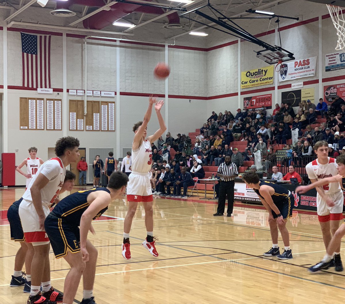 SportsWildcats's tweet photo. Cats 69 Pioneers 36. Good win Northview. #worktowin 🐾🏀 https://t.co/NbSCwpFPv4