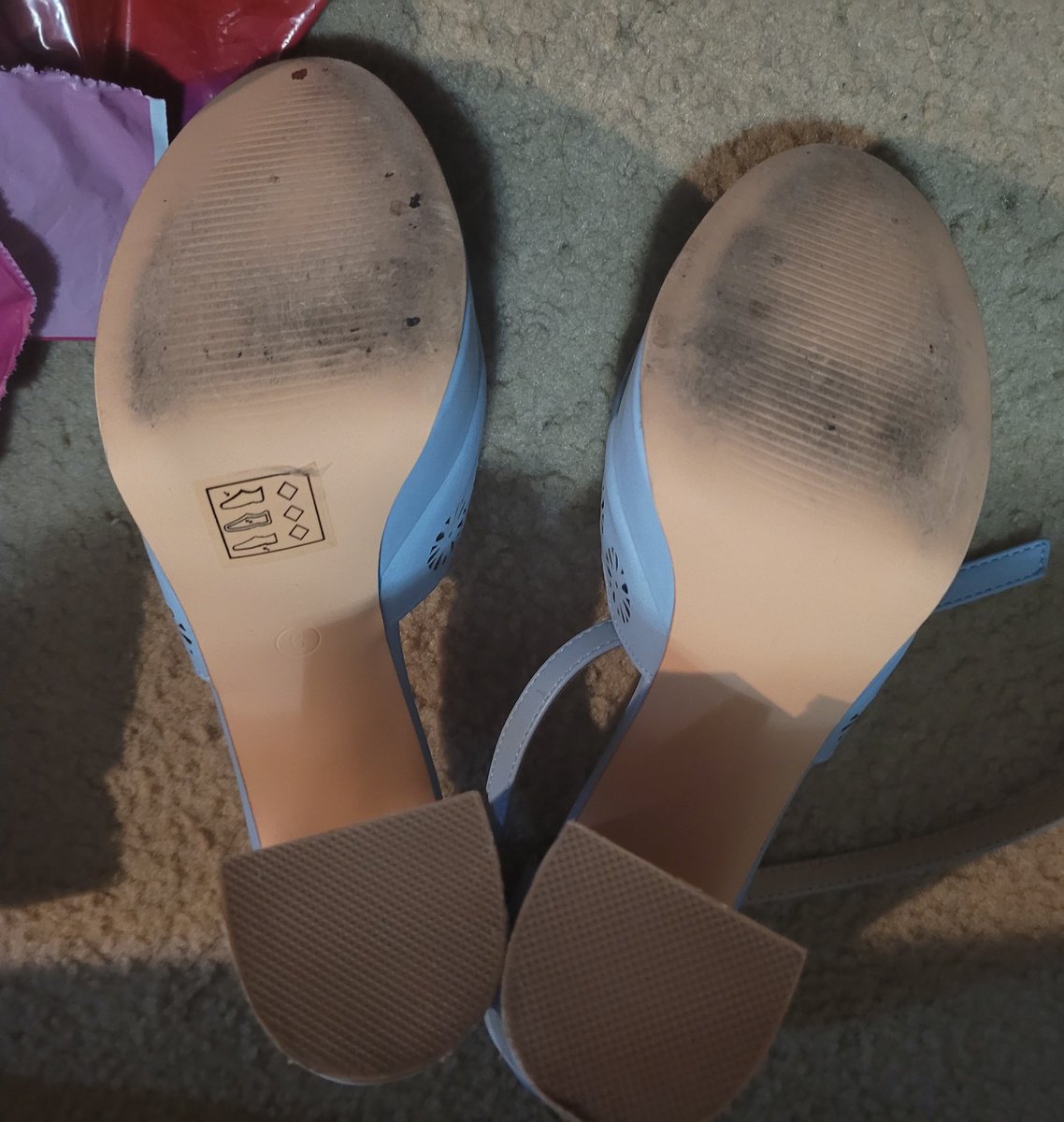 micmic022's tweet photo. Ordered from @NastyGal for the 1st time &amp; got sent a pair of used shoes 😒 https://t.co/yMED2hMPX3
