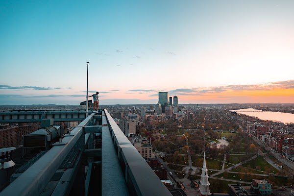 benskaarx's tweet image. 🚨 2 “ABOVE IT ALL” SALES! 🚨

“Reflect” and “Hang Loose” sold on the secondary tonight bringing the floor to 0.5 ETH!

Thank you to @TNoble33 and @phives for joining the family. I am looking forward to connecting with you both further!! 🌆