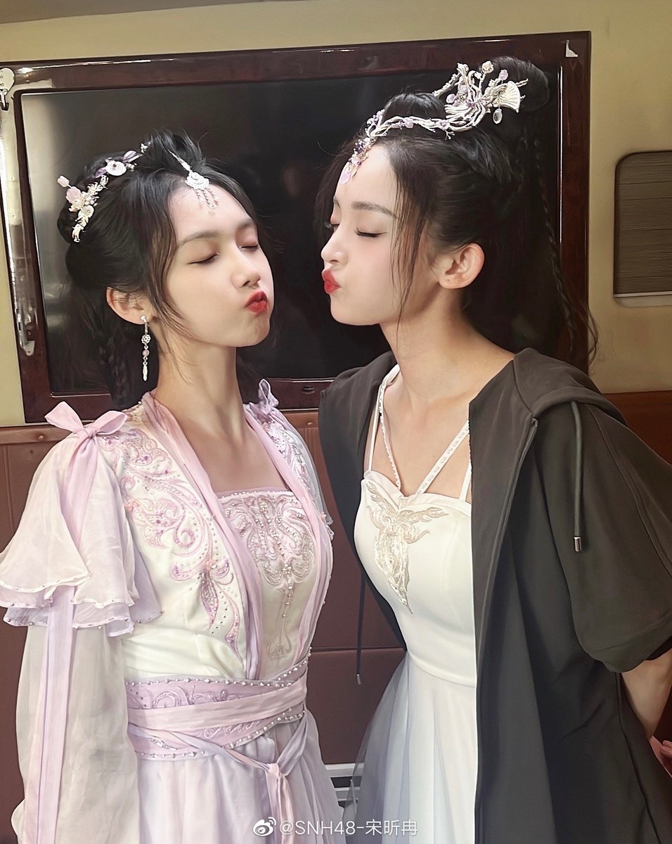snh48_today's tweet photo. Song XinRan of #SNH48 Team X (4th generation) completed her current round of filming for the #SIBAVisual (formerly #Studio48) drama version of "雪鹰领主" and will now enjoy a good Spring Festival break https://t.co/U7ayf2chxg