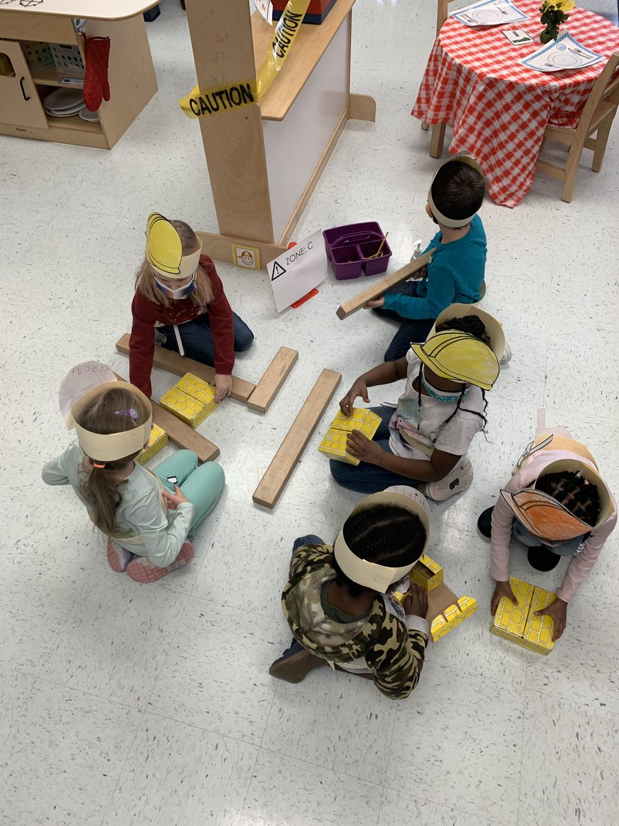 Mrs_Jefferson_'s tweet photo. Kindergarten Construction Crew! 

Blueprints, building and addition equations! 

🦺🚧 

@AACountySchools 
@FreetownAACPS https://t.co/YatKVxGPT3