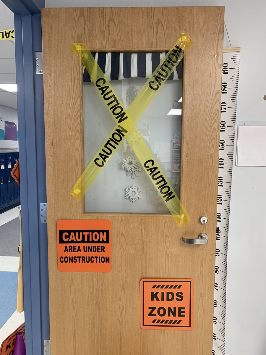 Mrs_Jefferson_'s tweet photo. Kindergarten Construction Crew! 

Blueprints, building and addition equations! 

🦺🚧 

@AACountySchools 
@FreetownAACPS https://t.co/YatKVxGPT3