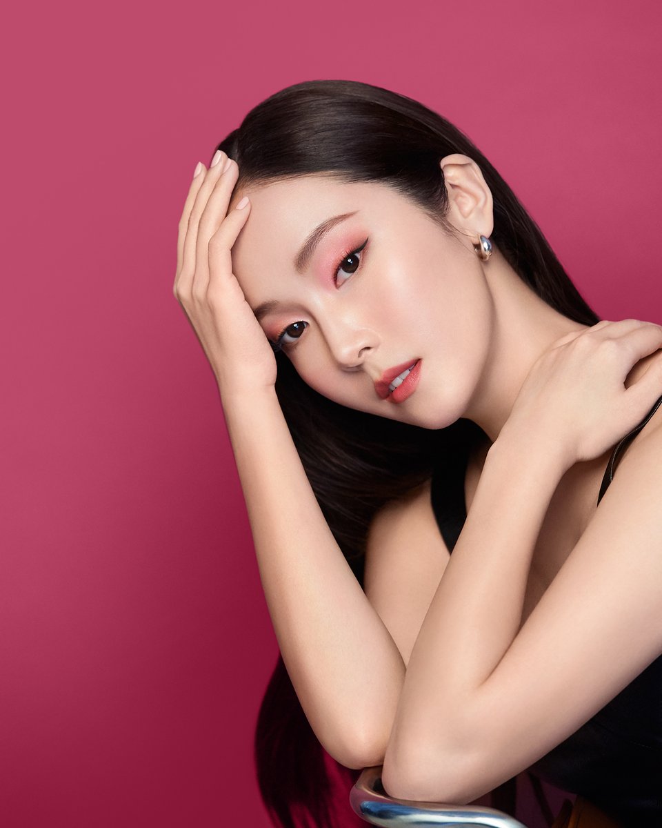 revlon's tweet photo. Our current obsession: ColorStay Day to Night Eyeshadow Quad: https://t.co/y9U0r4NnGB

The stunning #JessicaJung wears Pretty (565) 💗🎀 https://t.co/ZwjO3ghzyP