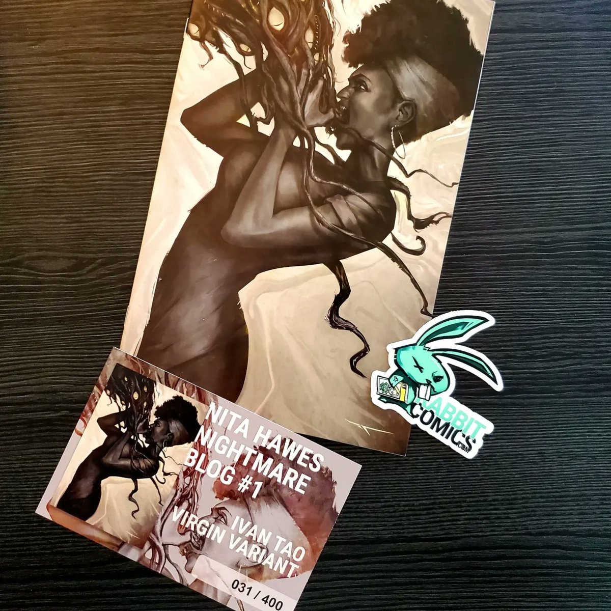 StapledSpine's tweet photo. Mail Call! Horror comic variant cover BEAUTIES! #RabbitComics
@nino_cammarata @Ivantao_art @AfterShockComix @ImageComics #bunnymask #nitahawesnightmareblog #HORROREGON #horrorcomics https://t.co/AwNEb4sDIW
