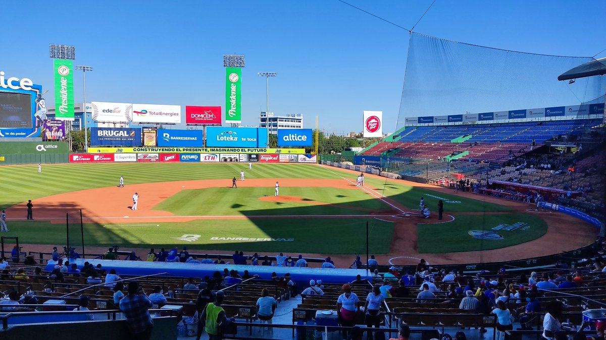 LVBP_Oficial's tweet photo. Santo Domingo, siempre radiante 😍⚾. ¡Gracias por recibirnos! 🇩🇴🤝🏼🇻🇪

#LaPasiónDeTodos ⚾🇻🇪 https://t.co/mm9lc6xAnJ