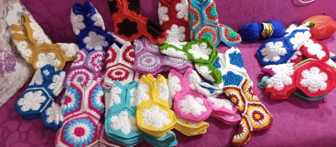 Sizde bir tane alarak bana ve kızlarima yardım edeceksiniz Allah rızası için ben kızlarima hem anne hem babalık yapıyorum  sizde bir ürün alarak bize destek olun ne olur bu zor günlerinizde bizimde sesimizi duyurmama yardımcı olursunuz Twitter yaparak