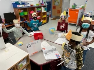 FreetownAACPS's tweet photo. Our kindergarten construction workers are building their math knowledge! https://t.co/rXRLOkQdlv
