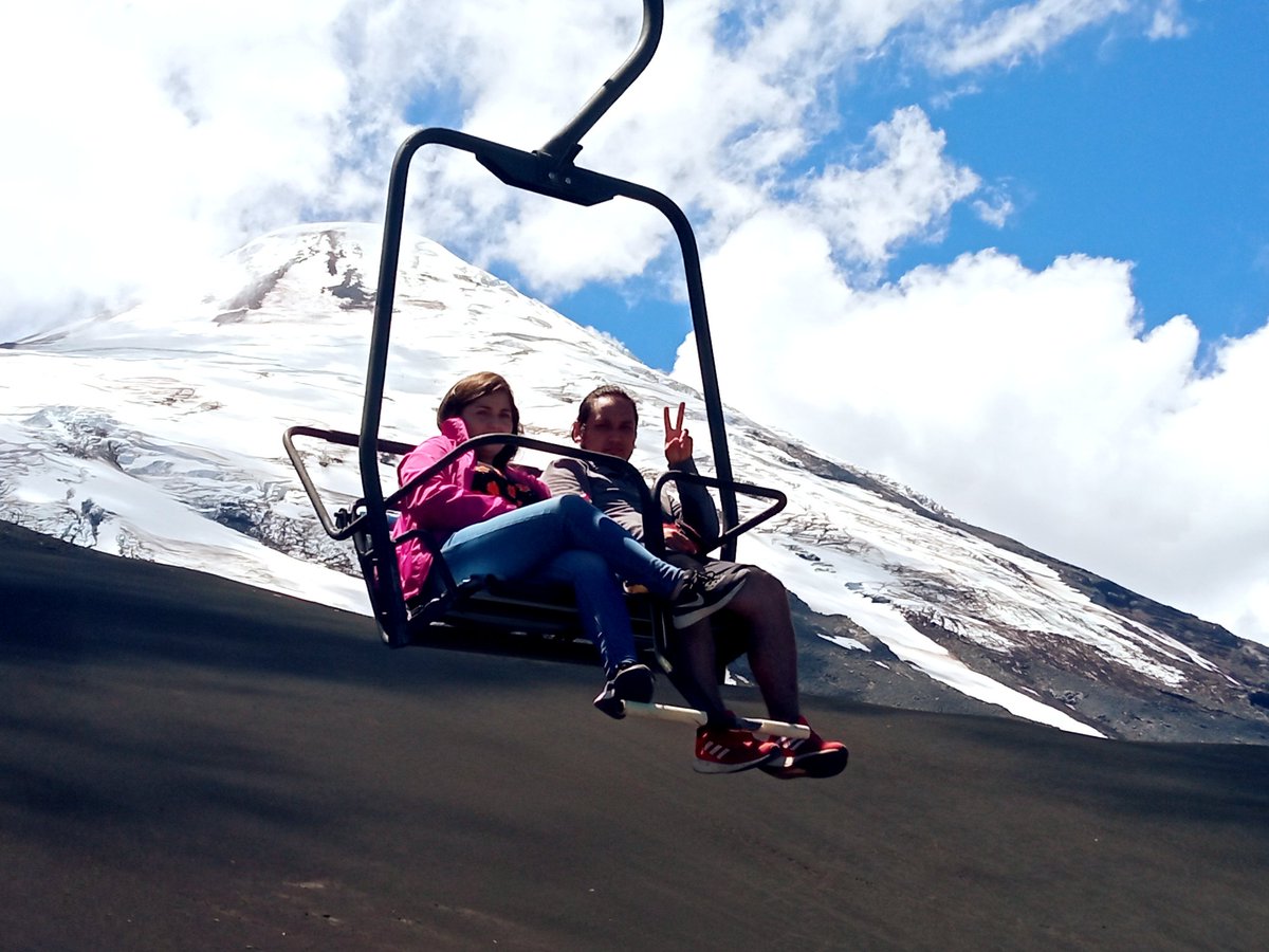 A tod@s los amig@s turistas que visitan el sector del Lago Llanquihue este verano, los invitamos a vivir la experiencia de pasear en los andariveles del Volcán Osorno.Abierto todos los días desde las 10:30 AM hasta las 17:45 hrs.