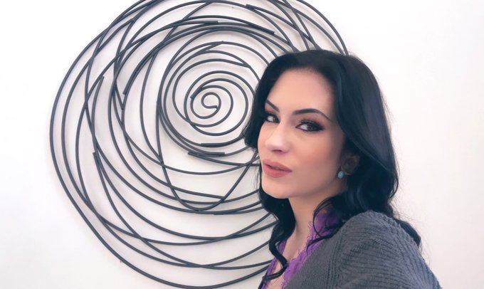 When you see a prolapse on set 💁🏻&zwj;♀️ https://t.co/KaSu28P5NV