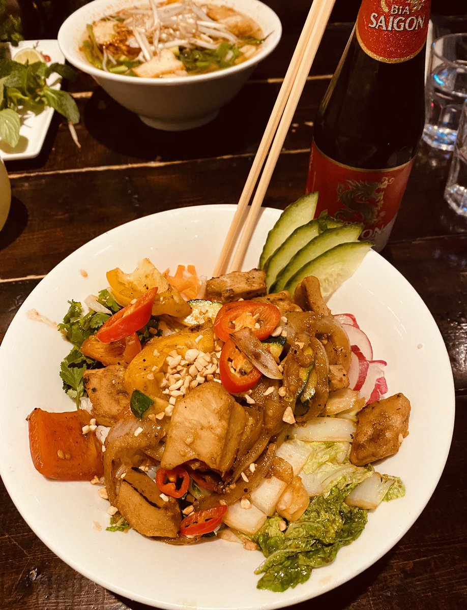 Juggling_Words's tweet photo. Vegan eating at Pho. #PanAsian ๐ฒ
#WeekendKicks https://t.co/Tj9SBPt3L4