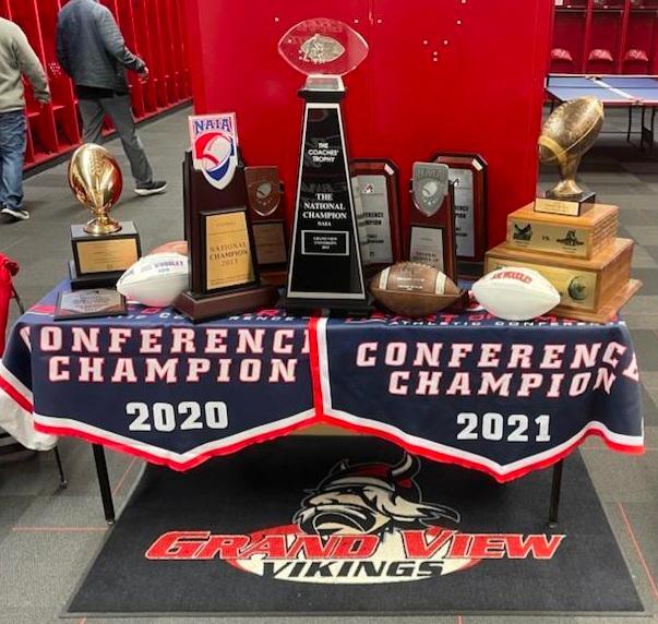 Zayne T Wilson (@_zaynewilson_) on Twitter photo Thank you <a href="/CoachJoeWoodley/">Coach Joe Woodley</a> for the visit, great conversation and scholarship offer to continue my education and play football for you at <a href="/GVVikingFB/">Grand View Football</a>. Thank you @Coach_ADutcher, <a href="/PatCanby/">Pat Canby</a>, <a href="/sweerzy2312/">Rob Sweers</a> and players for the tour of your education, living and athletic facilities. Thank you <a href="/CoachJoeWoodley/">Coach Joe Woodley</a> for the visit, great conversation and scholarship offer to continue my education and play football for you at <a href="/GVVikingFB/">Grand View Football</a>. Thank you @Coach_ADutcher, <a href="/PatCanby/">Pat Canby</a>, <a href="/sweerzy2312/">Rob Sweers</a> and players for the tour of your education, living and athletic facilities.