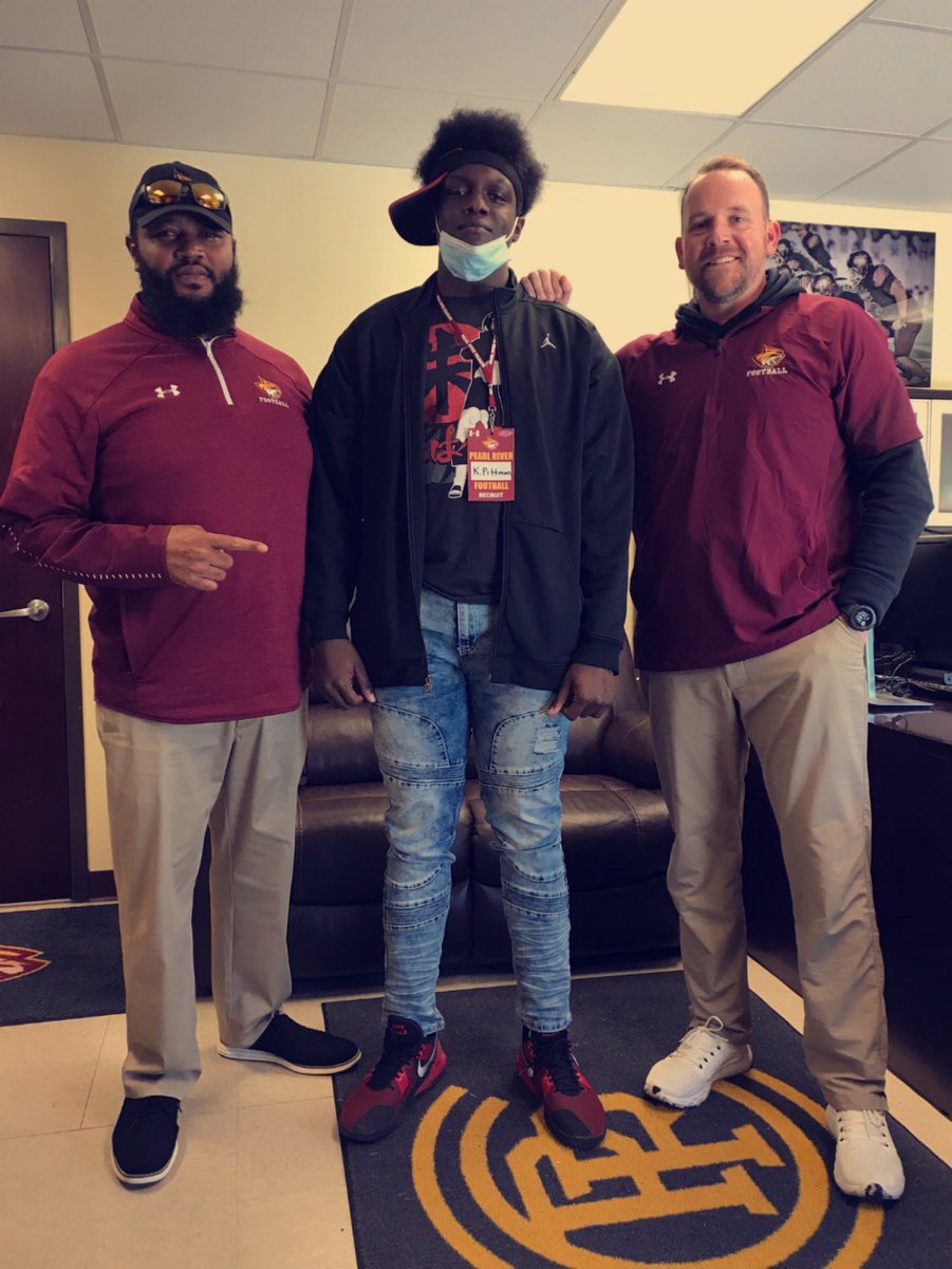 KobePittman's tweet photo. Prcc commit let’s work go wildcats 🔒🤍🖤 thank you @MrA2BGAP https://t.co/6DU1N3vRI2